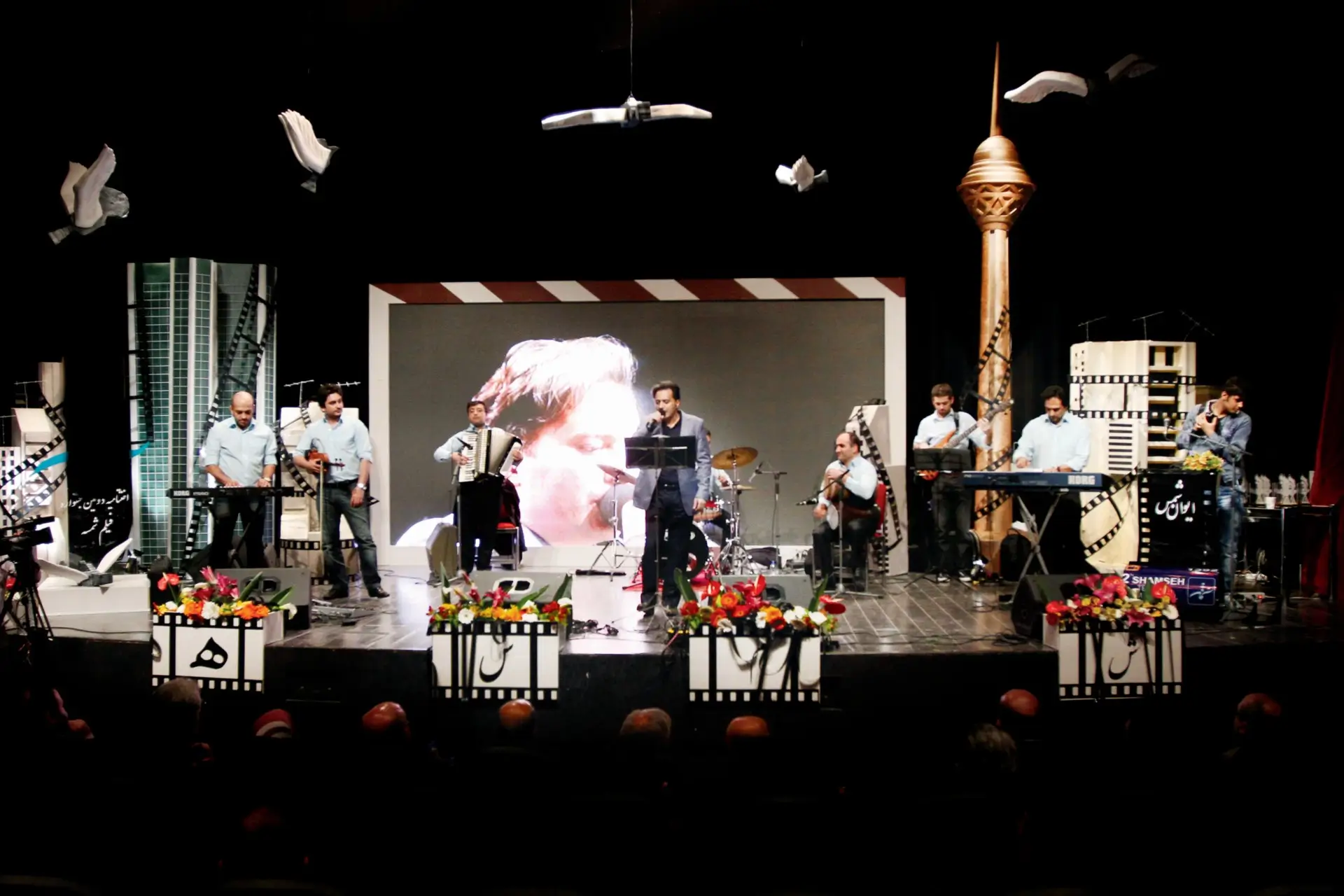 کنسرت_مجید_اخشابی_سالن_ایوان_شمس_صفحه_70 (Custom)